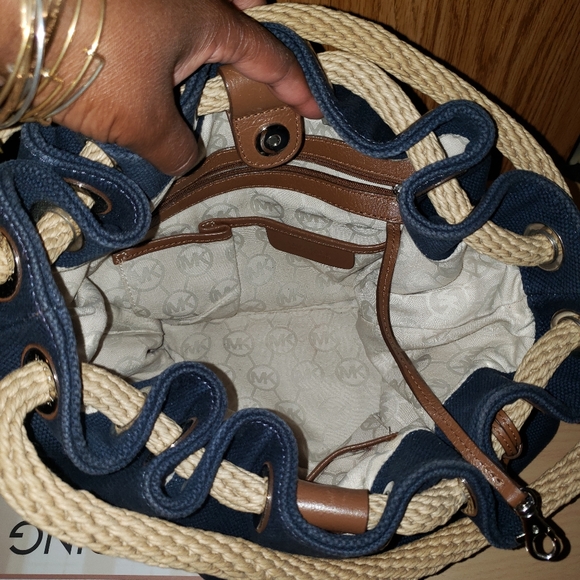 MK Shoulder Tote - Picture 3 of 5